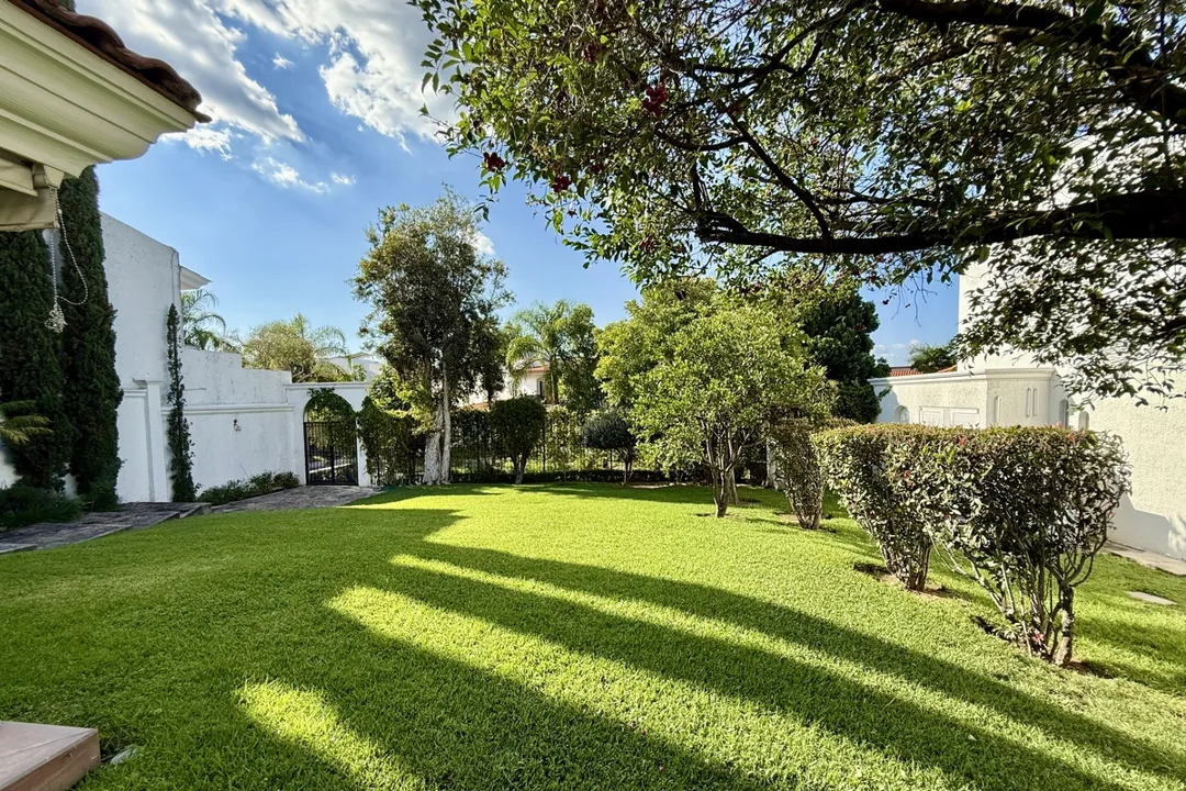 Foto 4 de Coto Aragón, 678 M2 sup., terraza con sala, cocina y recámara para huéspedes