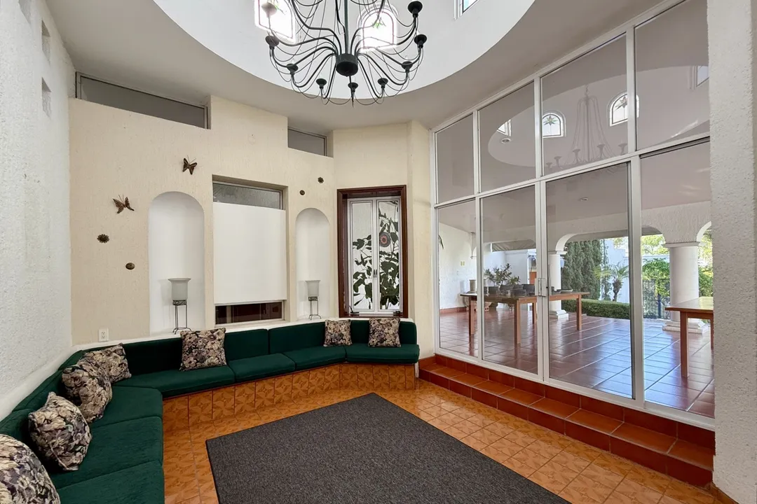 Foto 6 de Coto Aragón, 678 M2 sup., terraza con sala, cocina y recámara para huéspedes