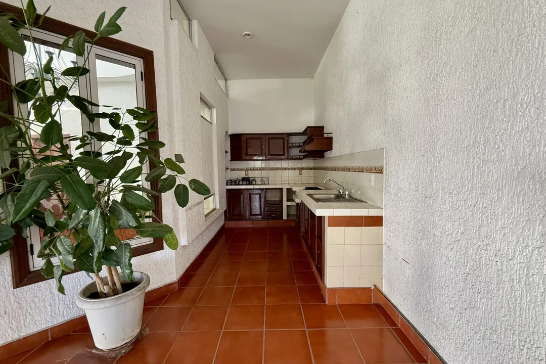 Foto 7 de Coto Aragón, 678 M2 sup., terraza con sala, cocina y recámara para huéspedes