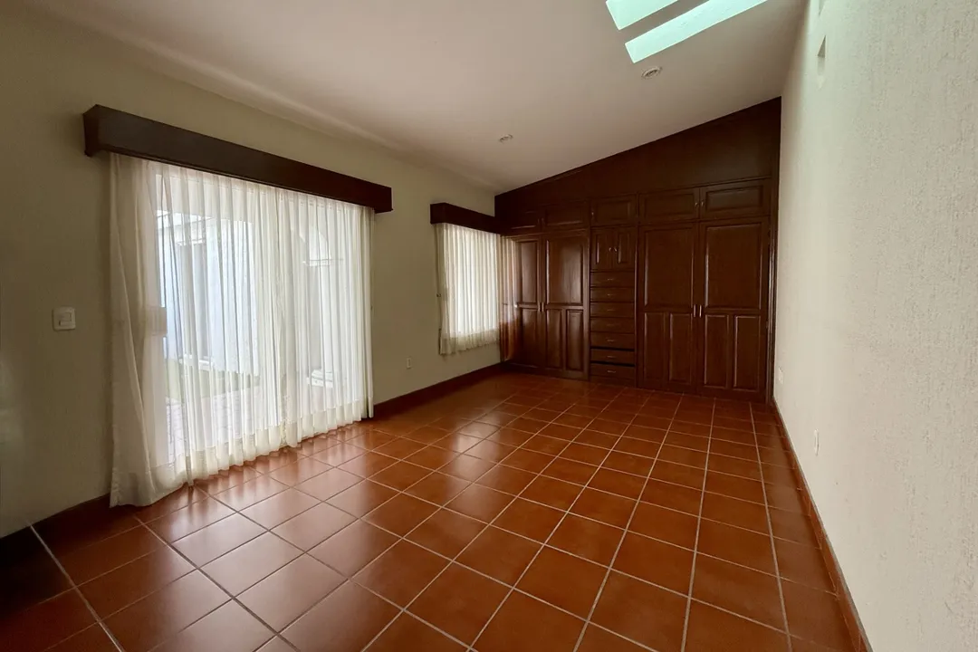 Foto 8 de Coto Aragón, 678 M2 sup., terraza con sala, cocina y recámara para huéspedes