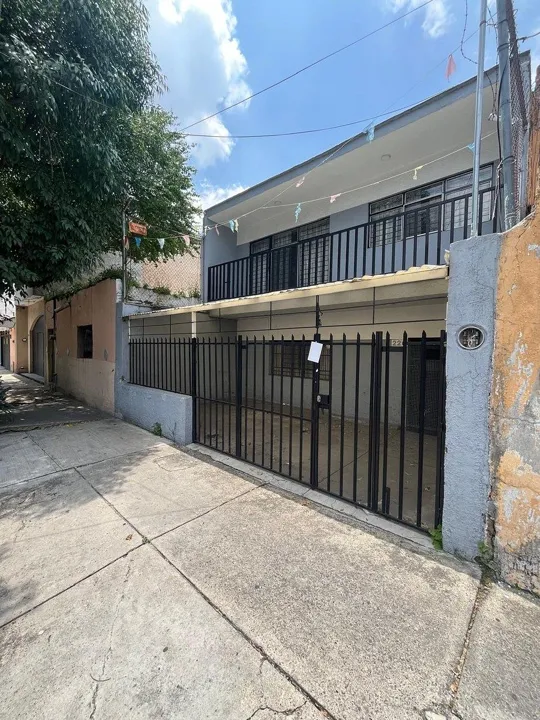 Foto 4 de CASA EN VENTA CON USO DE SUELO COMERCIAL EN AVENIDA CRUZ DEL SUR