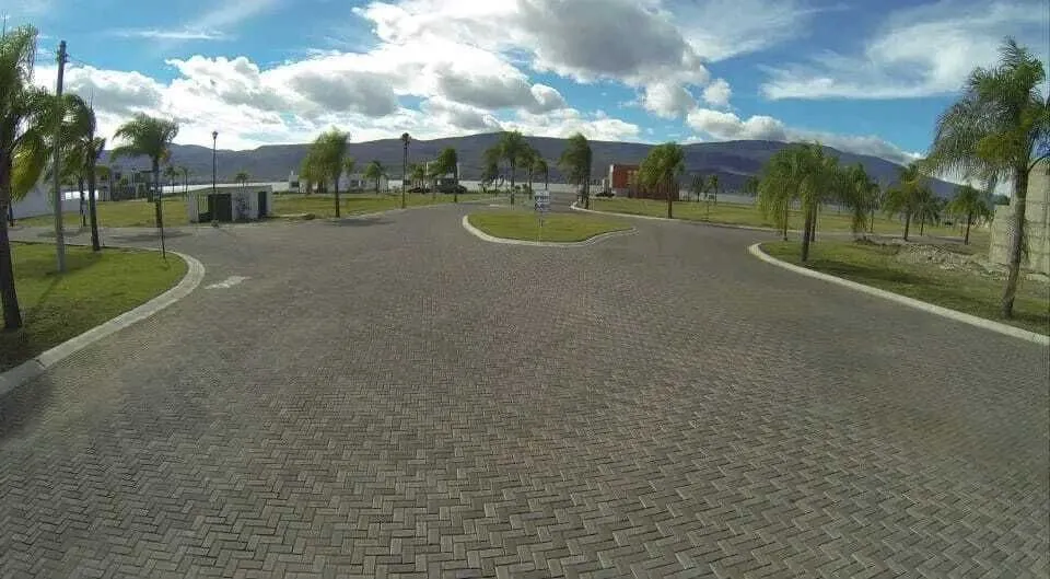 TERRENO FRENTE A LA LAGUNA EN LA RESERVA