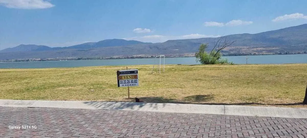 Foto 5 de TERRENO FRENTE A LA LAGUNA EN LA RESERVA