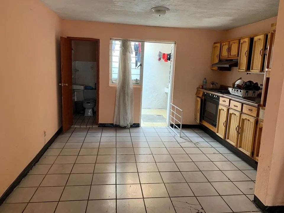 Foto 5 de Casa en Venta en Constitucion - Esteban Vaca Calderon 240