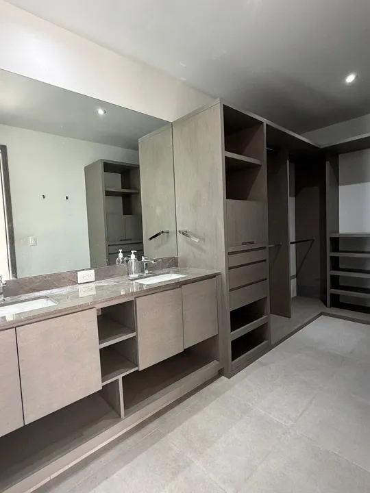 Foto 6 de Casa en VENTA en Bajío Habitat B