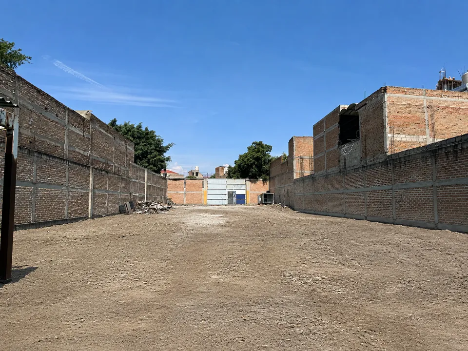 Foto 4 de TERRENO DE CALLE A CALLE CON USO DE SUELO MIXTO
