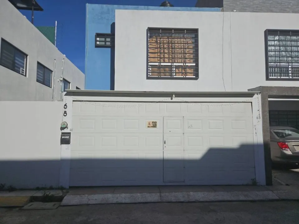 Casa en venta en FRACCIONAMIENTO LUNA BOSQUE (CALLE PINO), FORET RESIDENCIAL, ZAPOPAN