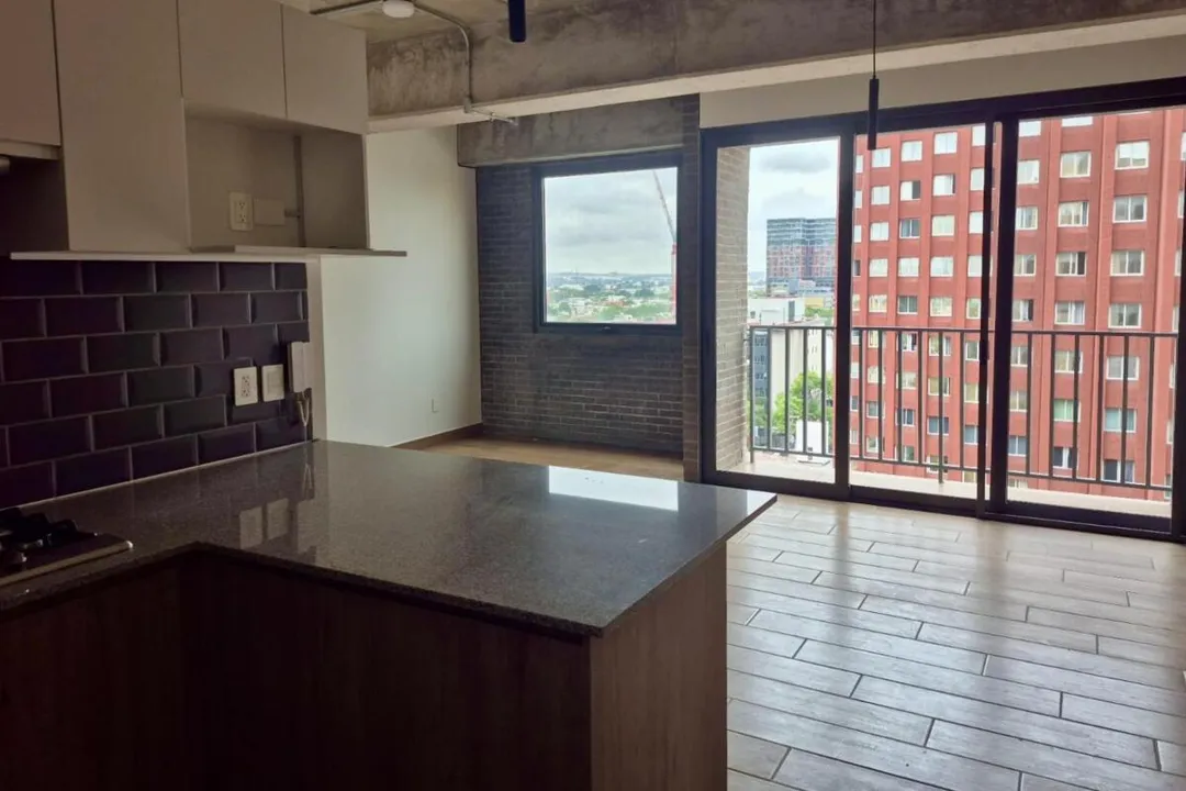 Americana, Torre LEF, 76 M2, 2 rec., 2 autos, a media cuadra Chapultepec