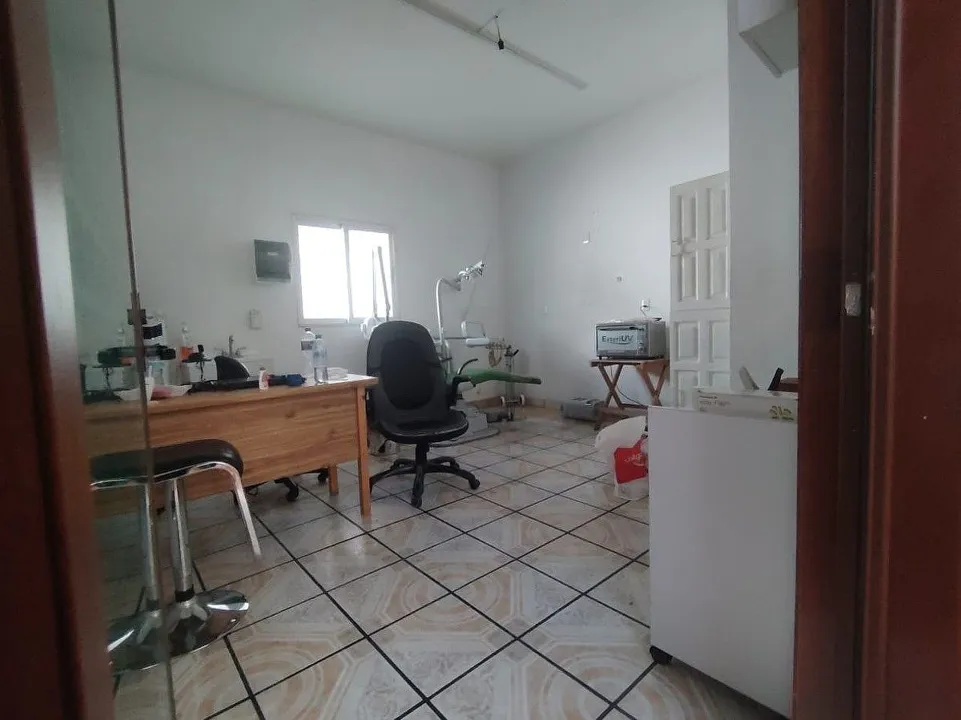 Foto 6 de CASA EN VENTA CON USO DE SUELO COMERCIAL EN FRAC. REVOLUCION Tlaquepaque