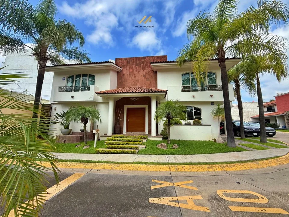 Foto 2 de Casa en Venta en Coto Los Manzanos – Cerca del Parque Metropolitano