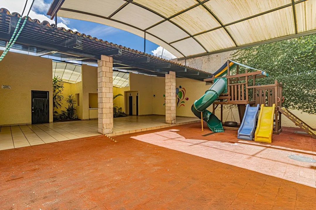 Foto 2 de Local en Venta Jardines de La Cruz