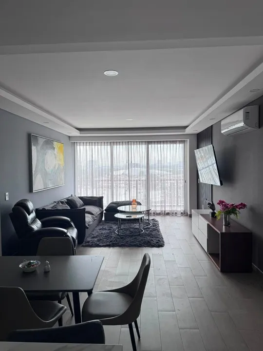 Departamento Amueblado en Real View Towers, piso 7.