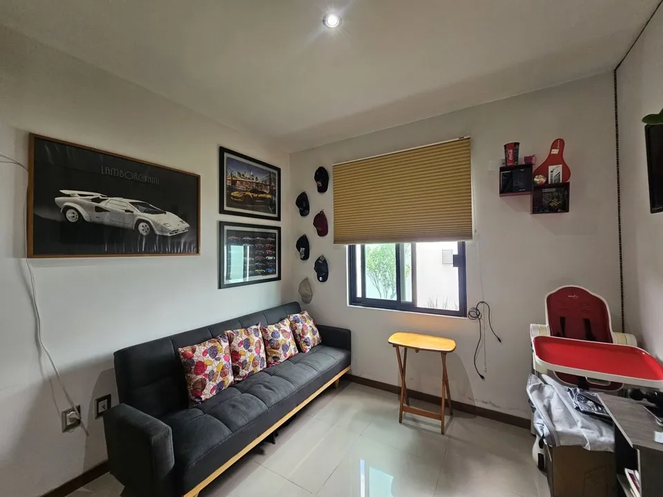 Foto 6 de Casa en Venta en Los Robles con 5 Habitaciones