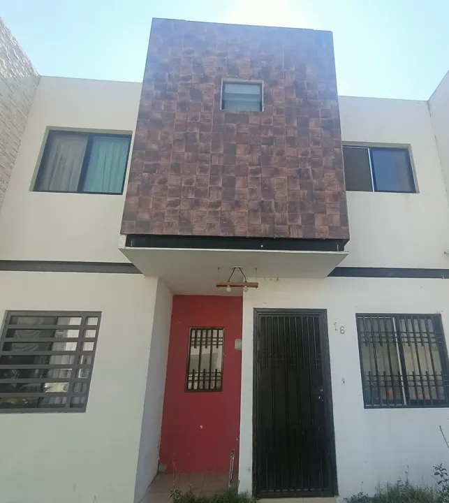 🏡 Descubre esta propiedad de 2 niveles en el Fracc. Real del Sol, Tlajomulco de
