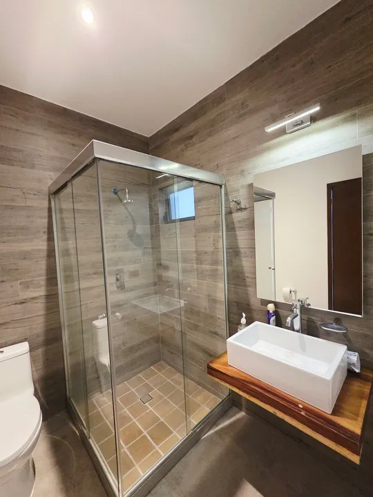 Foto 8 de OPORTUNIDAD CASA EN AVENIDA PARA USO COMERCIAL CON ESPACIOS AMPLIOS