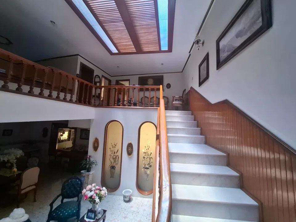 Foto 8 de CASA ESTILO COLONIAL EN COTO, MUY BIEN DISTRIBUIDA