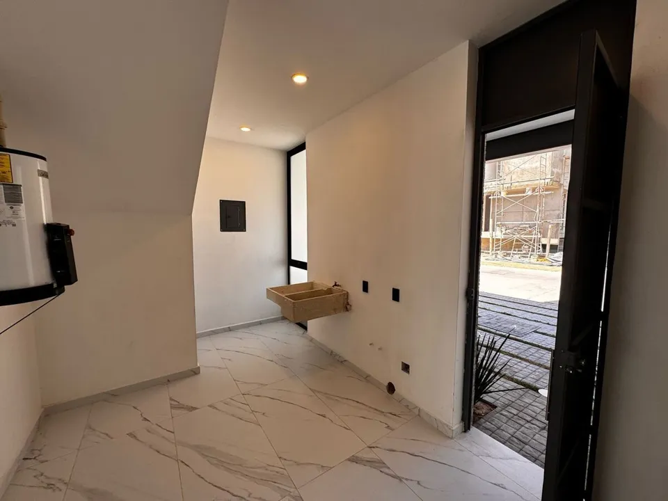 Foto 9 de Casa Nueva frente a parque, Valle Imperial, Coto Maple 1