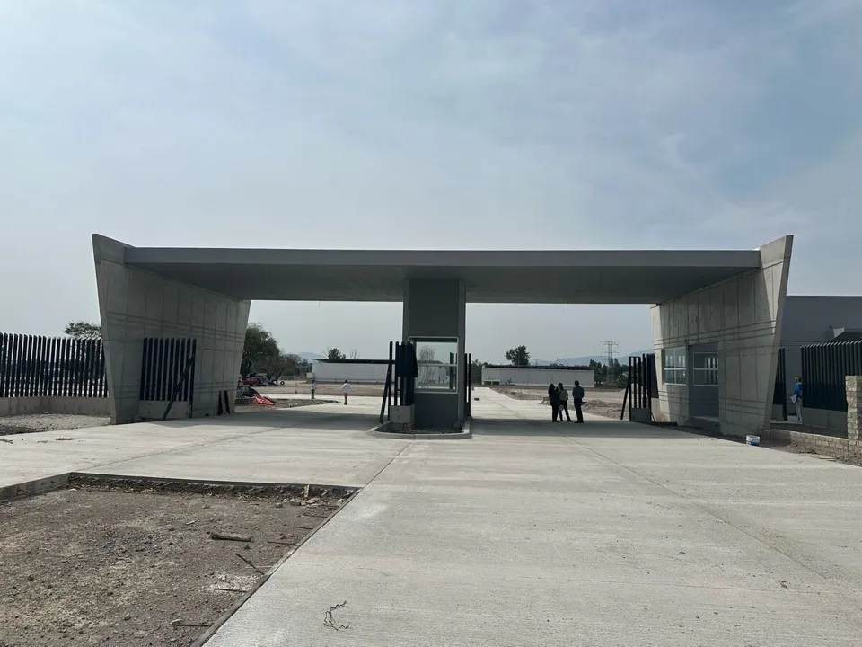 Terrenos industriales en venta dentro de  parque sobre  Carretera Chapala