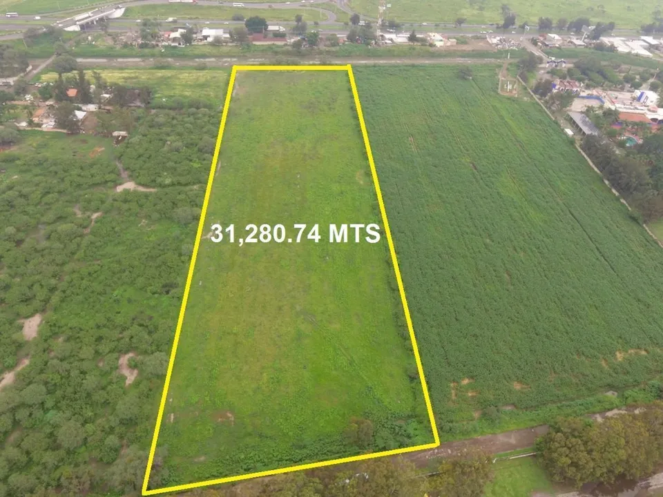 Terreno En Venta En Santa Cruz Del Valle A Una Cuadra De Carretera Chapala