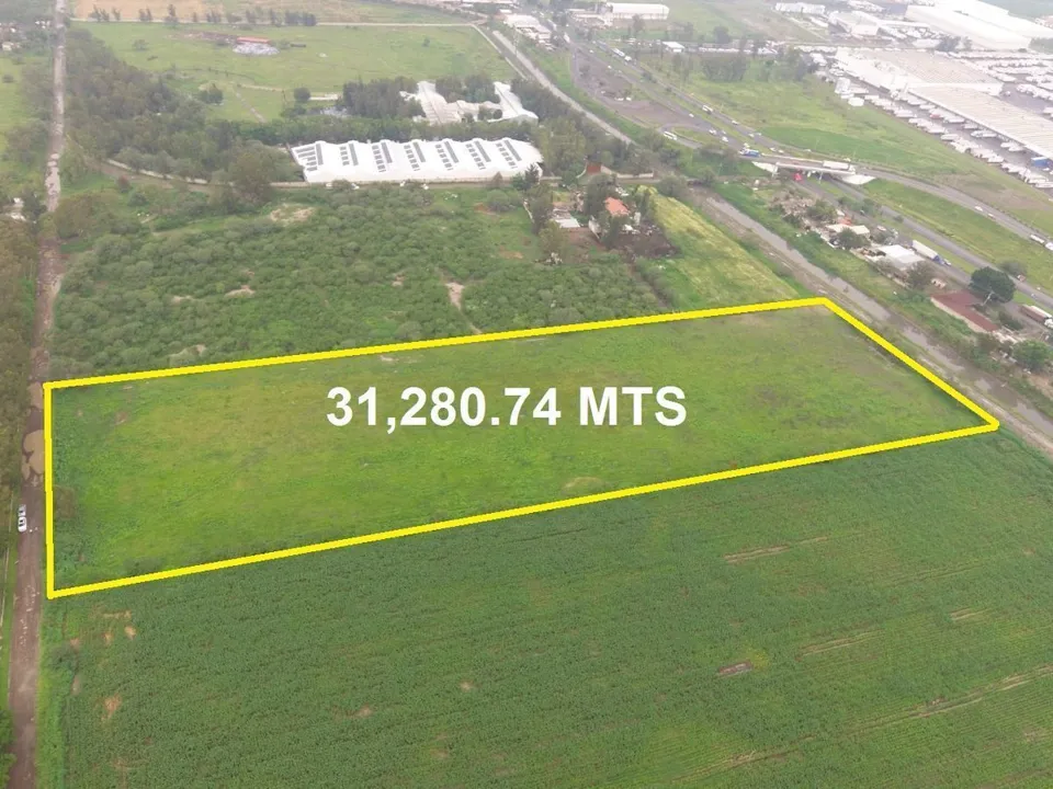 Foto 4 de Terreno En Venta En Santa Cruz Del Valle A Una Cuadra De Carretera Chapala