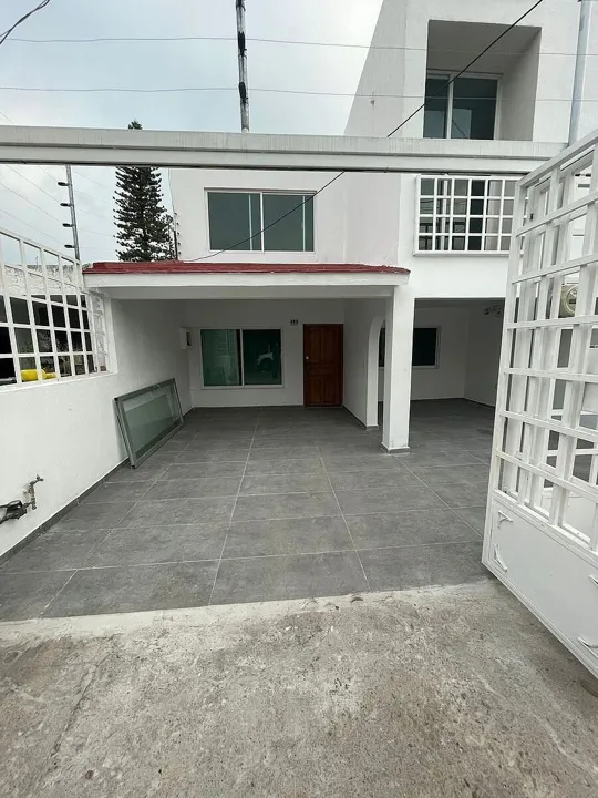 Foto 3 de Casa en Venta en Colinas de la Normal | Oportunidad para Inversionistas