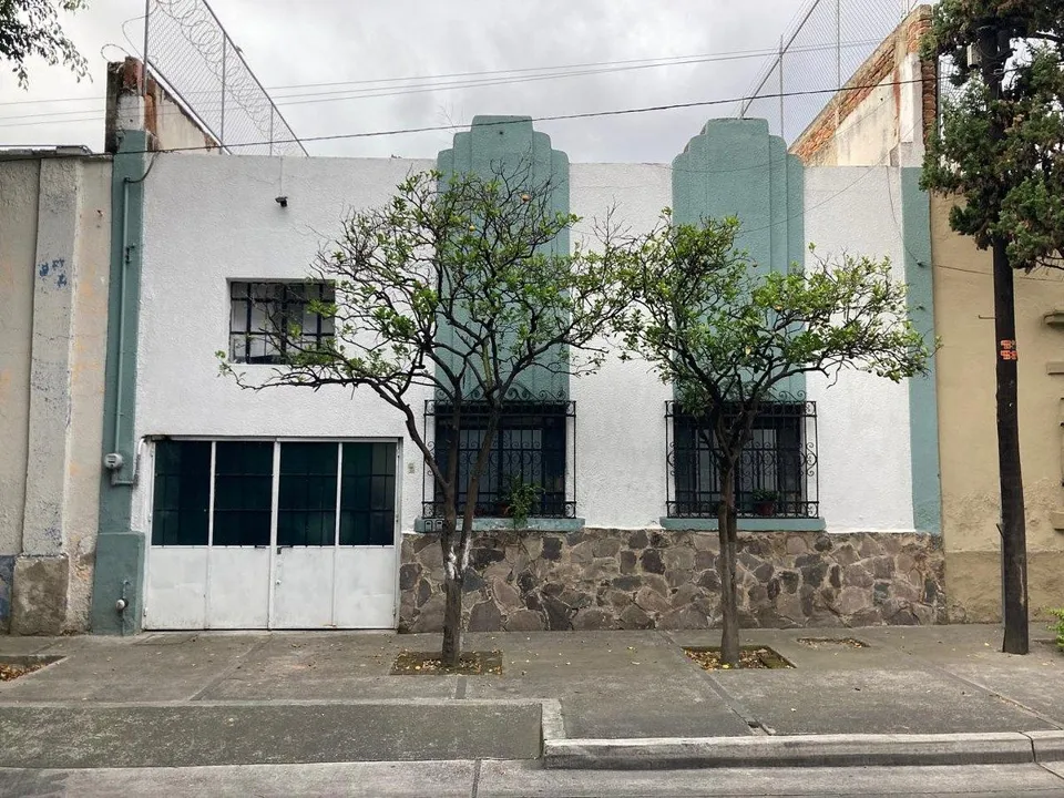 Casa en Renta en Mexicaltzingo | 6 Habitaciones | A Espaldas del Teatro Diana