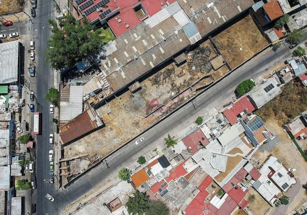 Foto 2 de Terreno mixto en venta en Huentitán Guadalajara 2,446 m² para departamentos.