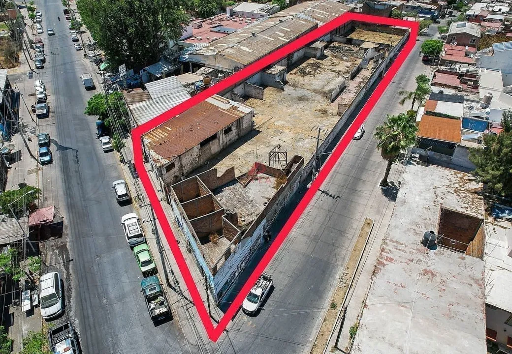 Foto 3 de Terreno mixto en venta en Huentitán Guadalajara 2,446 m² para departamentos.