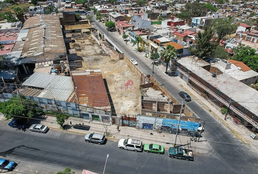 Foto 7 de Terreno mixto en venta en Huentitán Guadalajara 2,446 m² para departamentos.