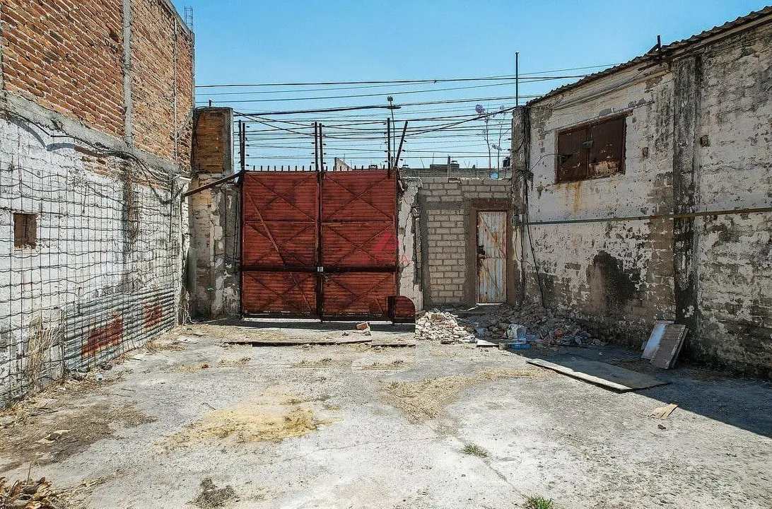 Foto 9 de Terreno mixto en venta en Huentitán Guadalajara 2,446 m² para departamentos.