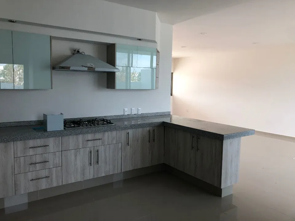 Foto 3 de CASA EN RENTA EN SOLARES, COTO FONTEÉ.