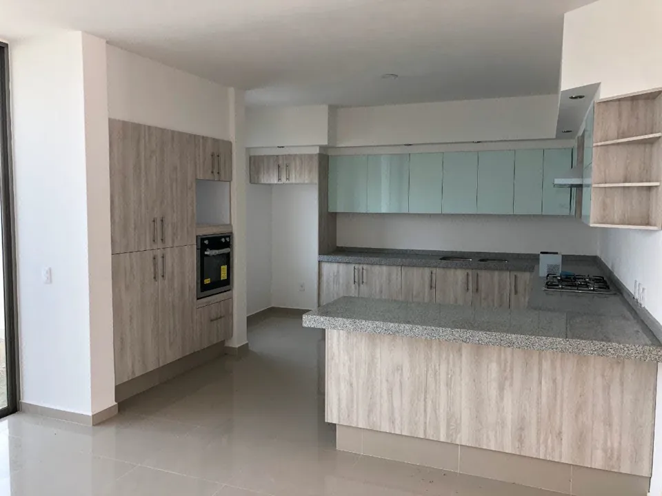 Foto 4 de CASA EN RENTA EN SOLARES, COTO FONTEÉ.