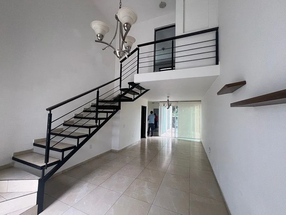 Foto 2 de Casa en Renta en Zona Real Zapopan | Coto El Real 1 | Frente al Tec de Monterrey