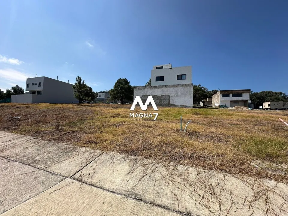 Foto 2 de Terreno en venta en Los Robles Zona Mariano Otero