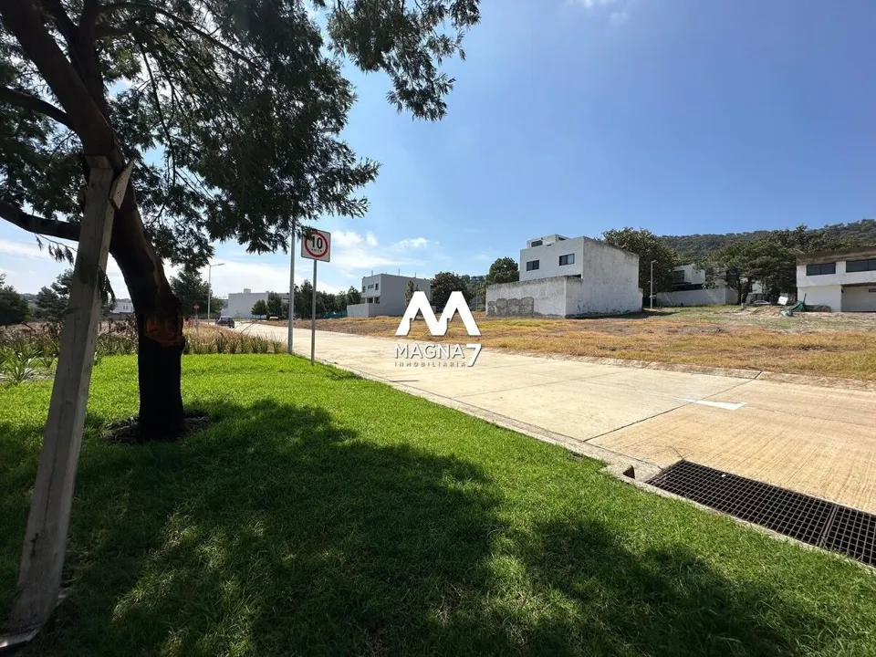 Foto 6 de Terreno en venta en Los Robles Zona Mariano Otero