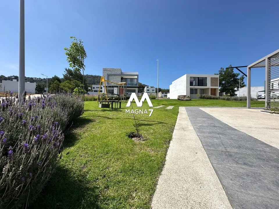 Foto 7 de Terreno en venta en Los Robles Zona Mariano Otero