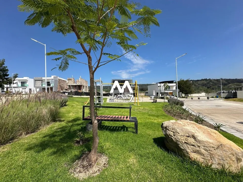 Foto 8 de Terreno en venta en Los Robles Zona Mariano Otero