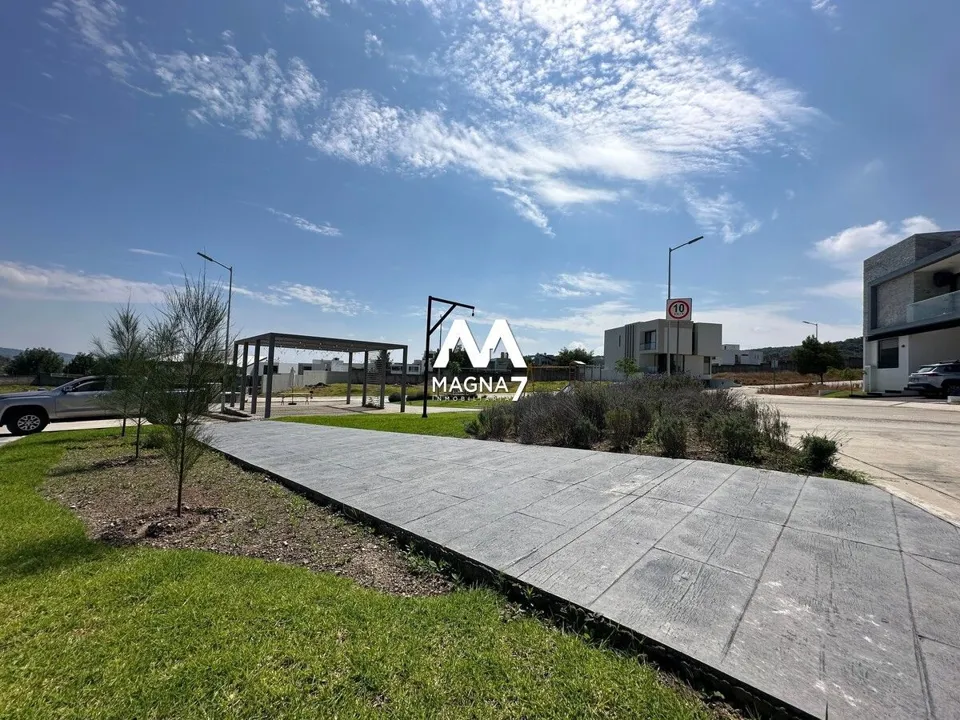 Foto 9 de Terreno en venta en Los Robles Zona Mariano Otero