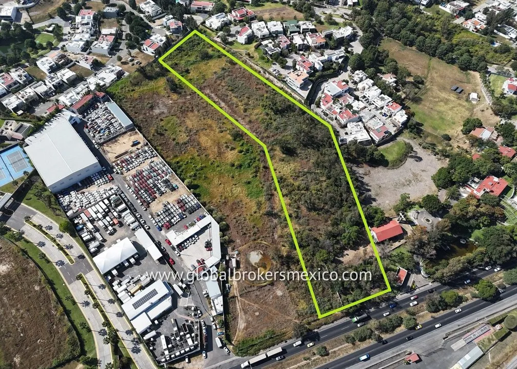 Foto 4 de Terreno de 2 Hectareas sobre Av. Vallarta en Guadalajara, Jalisco
