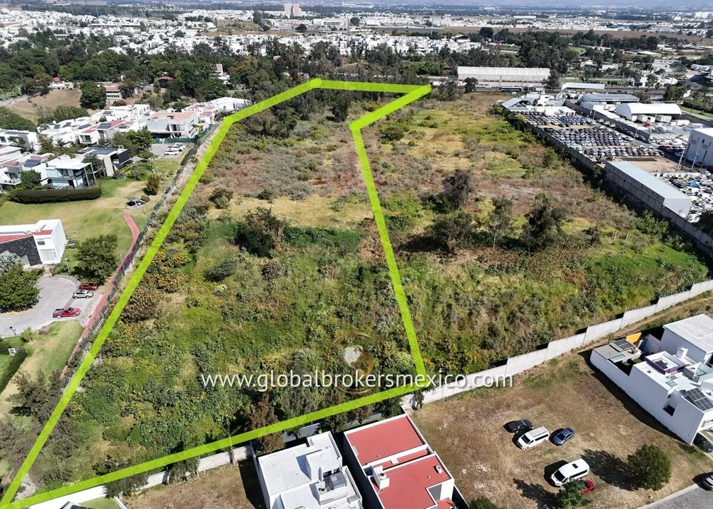 Foto 5 de Terreno de 2 Hectareas sobre Av. Vallarta en Guadalajara, Jalisco