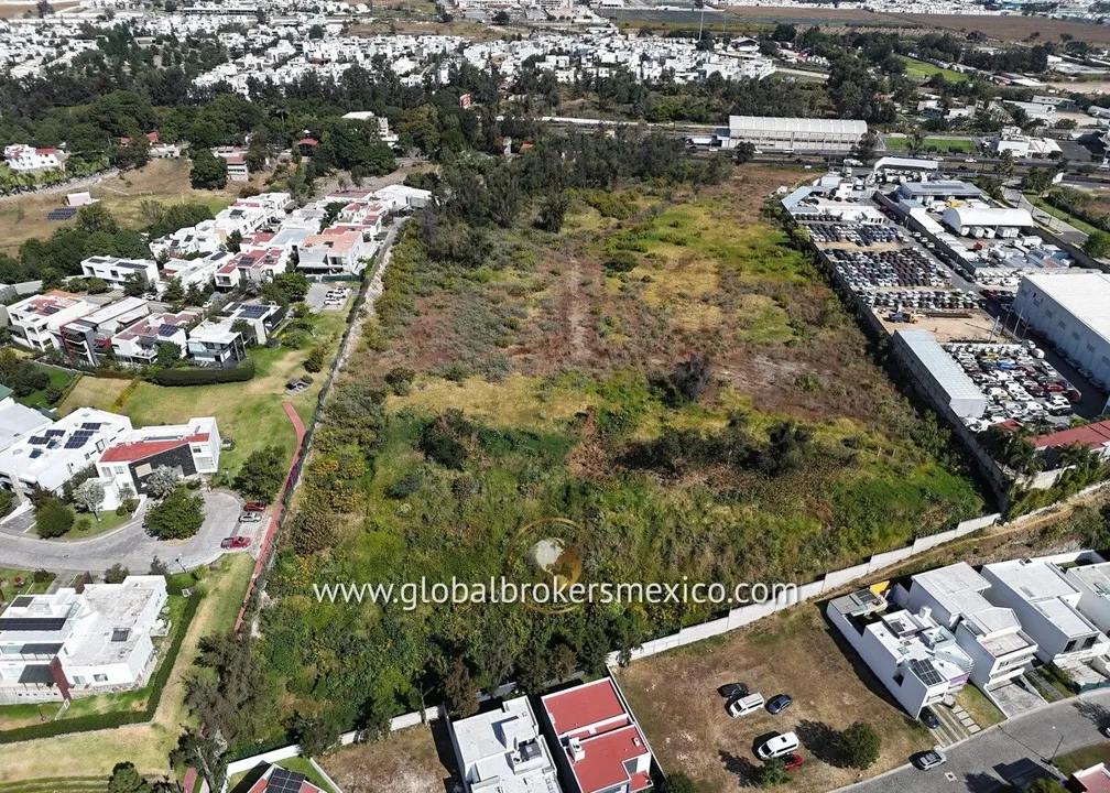 Foto 6 de Terreno de 2 Hectareas sobre Av. Vallarta en Guadalajara, Jalisco