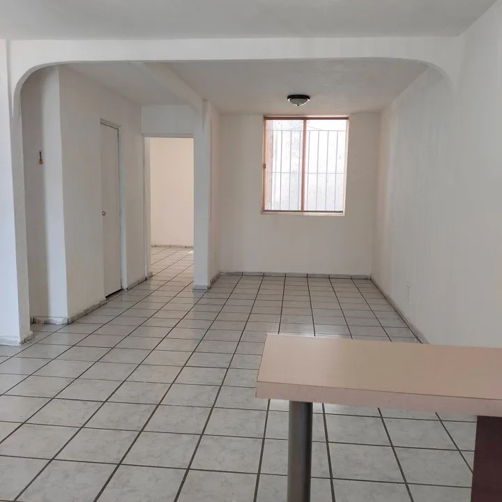 Foto 5 de CASA REMODELADA REAL DEL VALLE