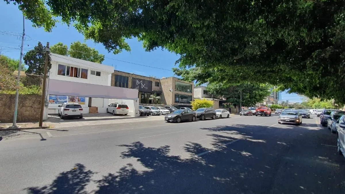 Foto 2 de LOCAL COMERCIAL Y DEPARTAMENTO EN VENTA, USO DE SUELO MIXTO