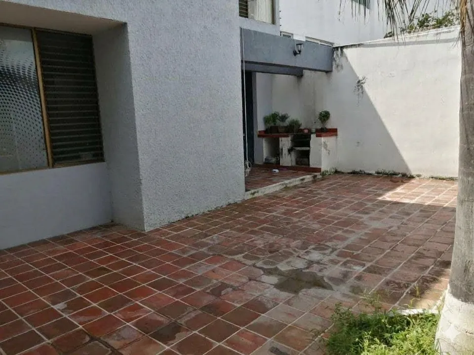 Foto 4 de CASA EN VENTA DE OPORTUNIDAD PARA REMODELAR  EN "PATRIA UNIVERSIDAD " ZAPOPAN