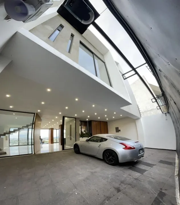 Foto 3 de CASA EN VENTA CON ESPECTACULARES VISTAS Y ALBERCA