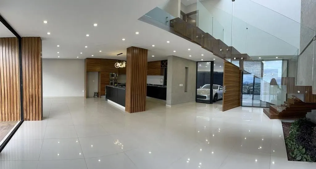 Foto 5 de CASA EN VENTA CON ESPECTACULARES VISTAS Y ALBERCA