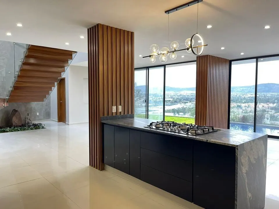 Foto 8 de CASA EN VENTA CON ESPECTACULARES VISTAS Y ALBERCA