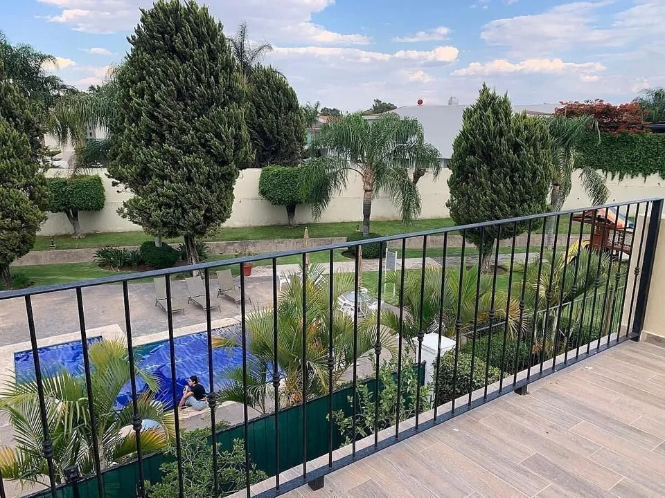 Foto 3 de HERMOSA CASA EN BUGAMBILIAS CONDOMINIO LA JOYA 1