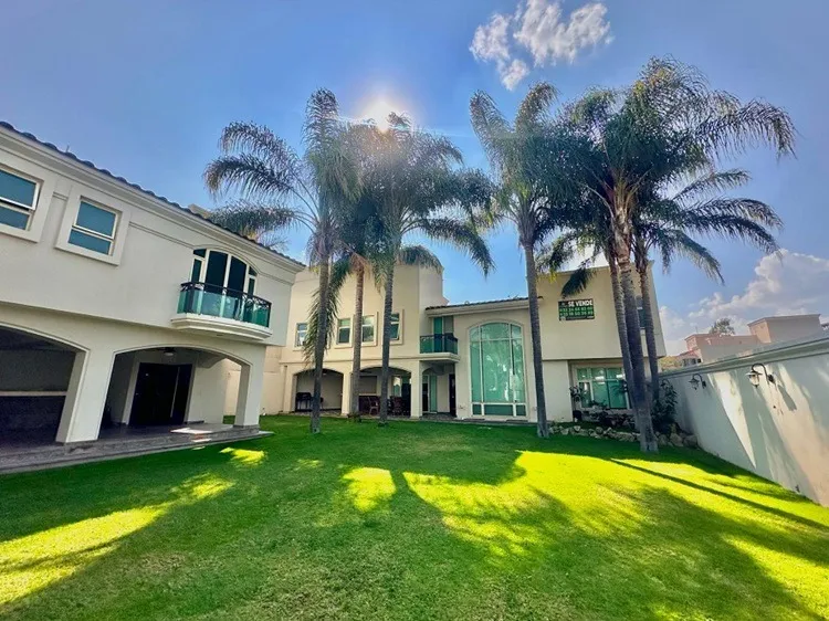 Foto 9 de Casa en venta en Avenida del Búfalo, Ciudad Bugambilias, Zapopan