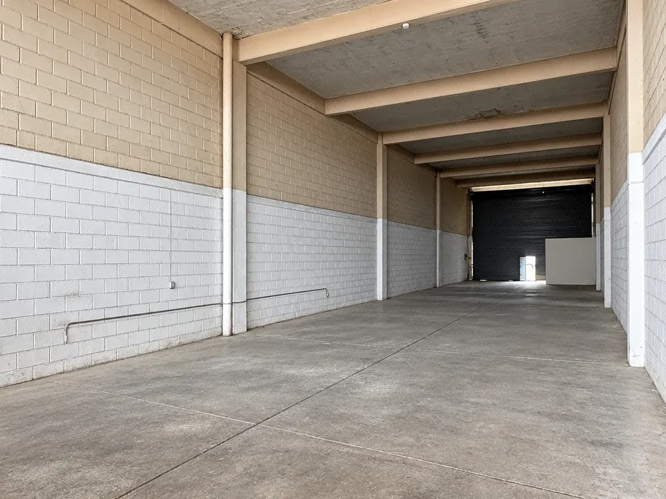Foto 4 de Bodega Comercial en renta Zona Belenes
